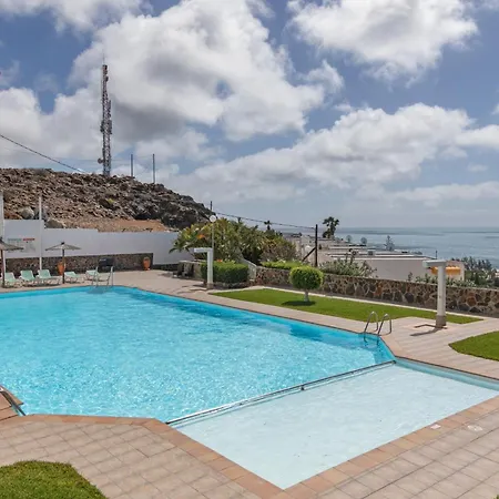 Confortable With Views